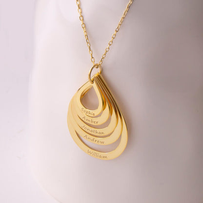 Gold-family-Name-Necklace-jewellery-for-moms