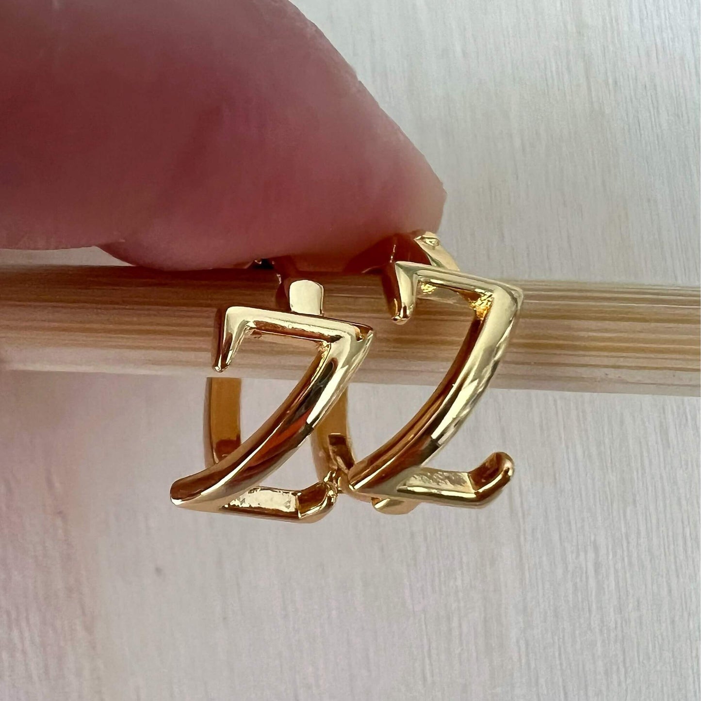 Tiny-Gold-Initial-Z-Letter-Stud-Earrings-Personalized-Jewelry-Girls-trendy