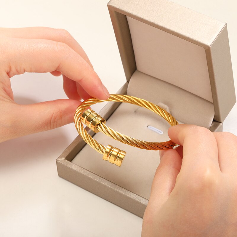 Trendy-Wist-Open-Round-Rope-Gold-Bangle-For-Women